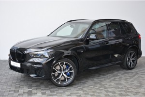 BMW X5 M50i