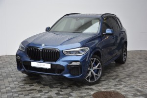 BMW X5 M50i