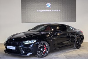BMW M8 
