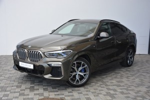 BMW X6 M50i
