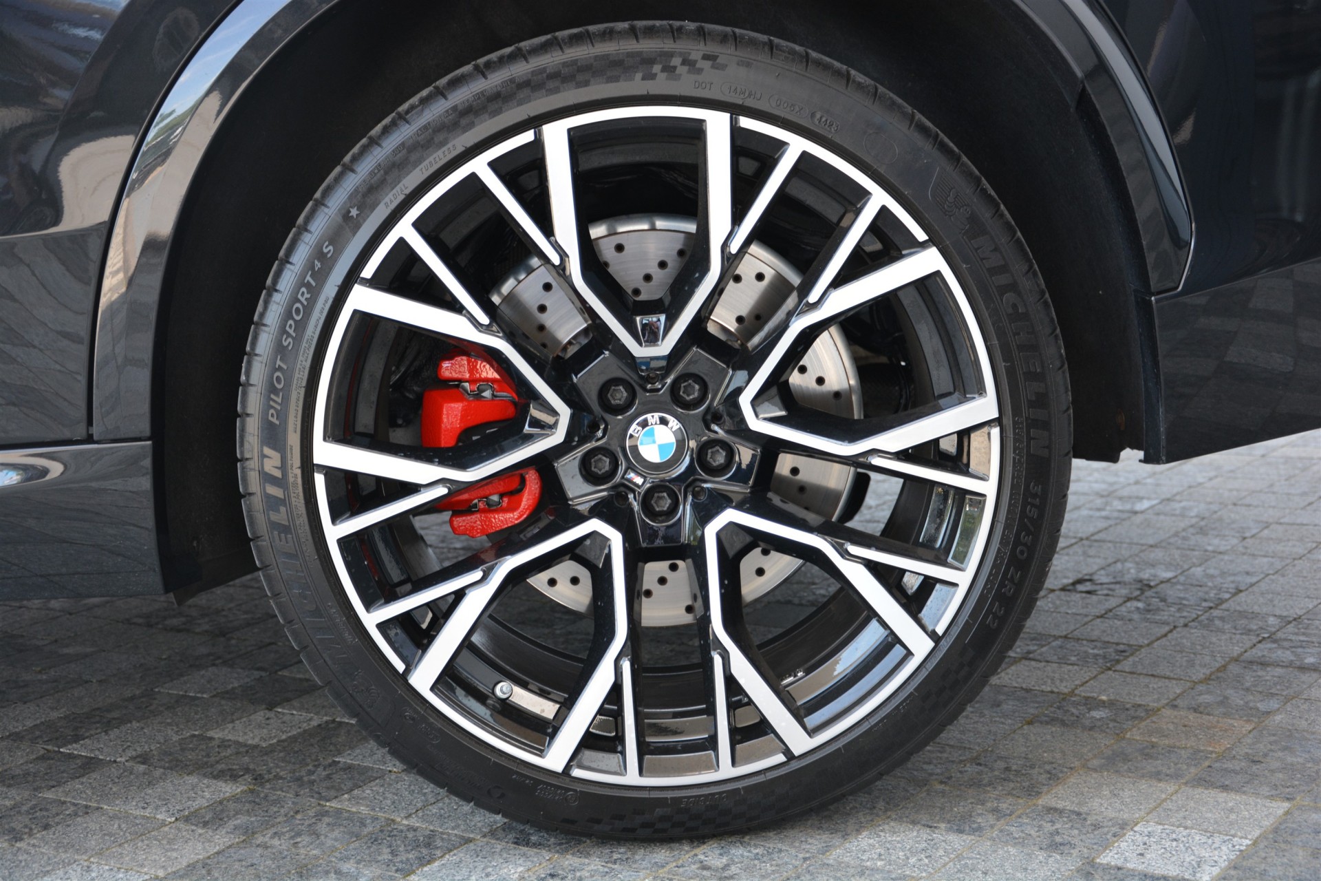 BMW X5 M 9
