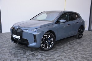 BMW iX xDrive60