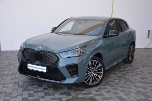 BMW iX2 xDrive30