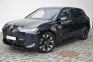 BMW iX xDrive60