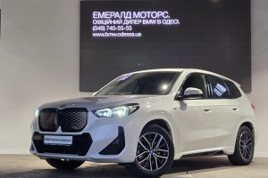 BMW iX1 xDrive30