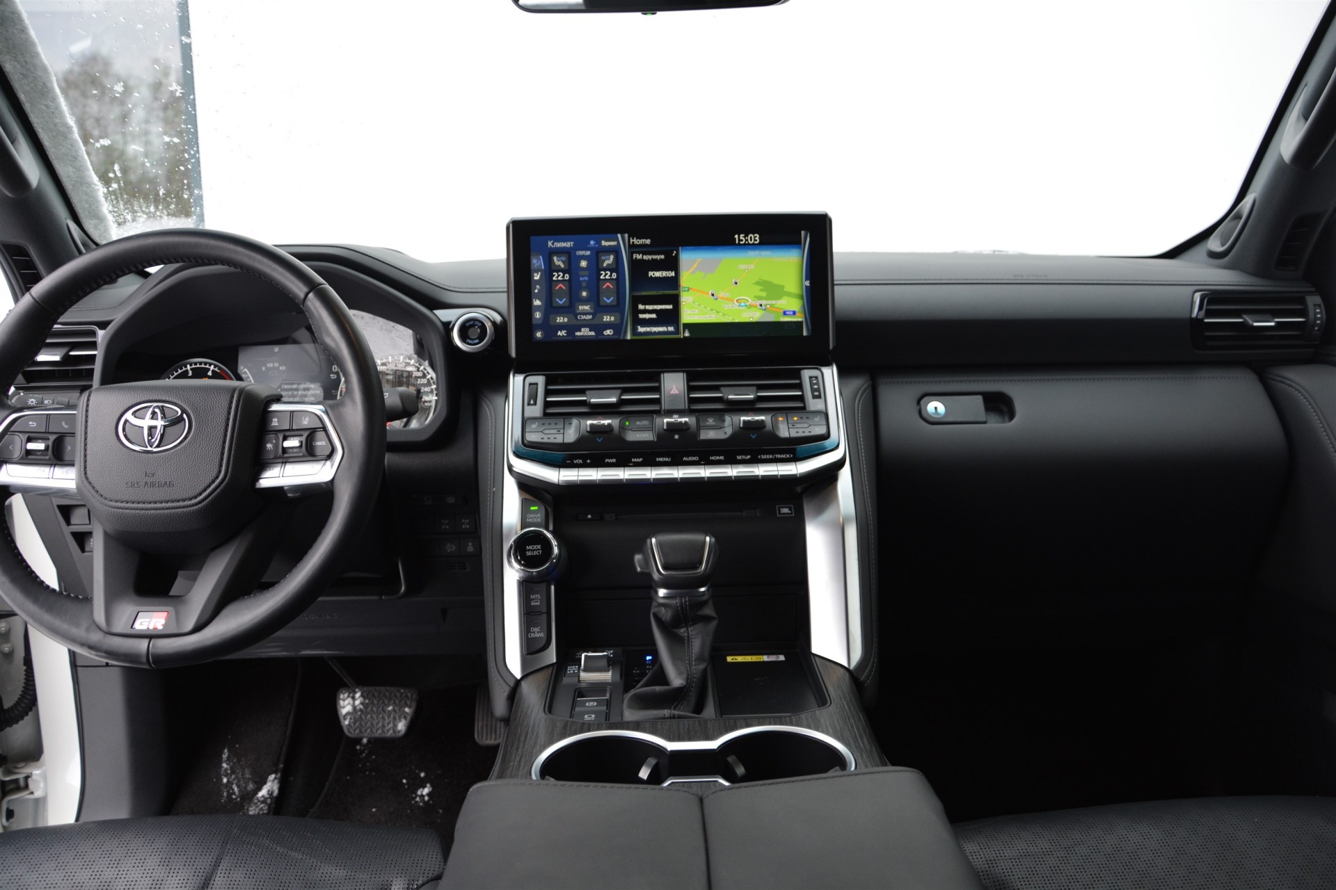 TOYOTA Land Cruiser 300 GR 4