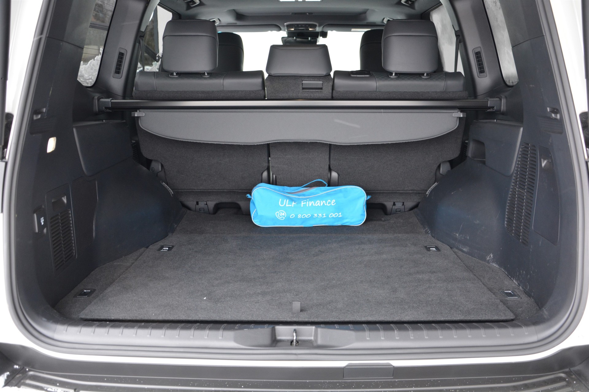 TOYOTA Land Cruiser 300 GR 8