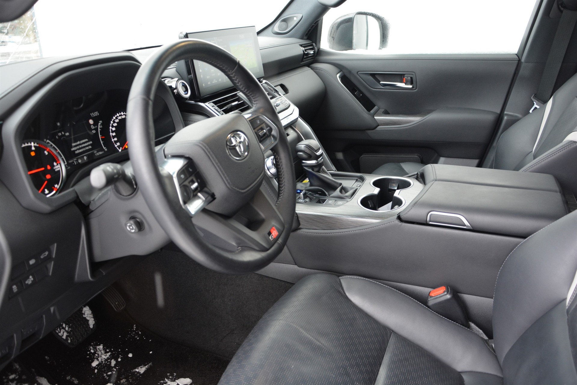 TOYOTA Land Cruiser 300 GR 5