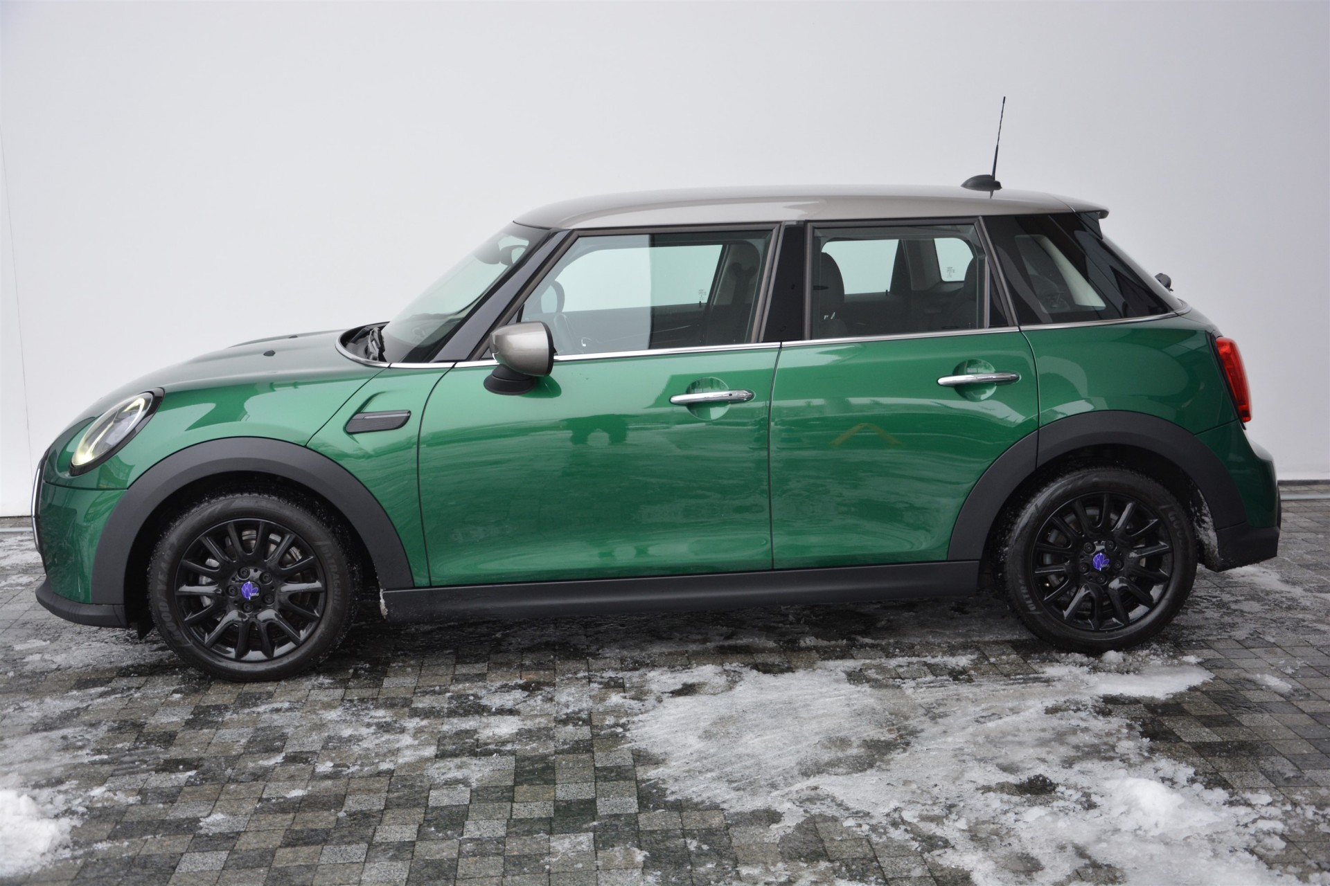 MINI MINI Hatch COOPER 5 Door 1