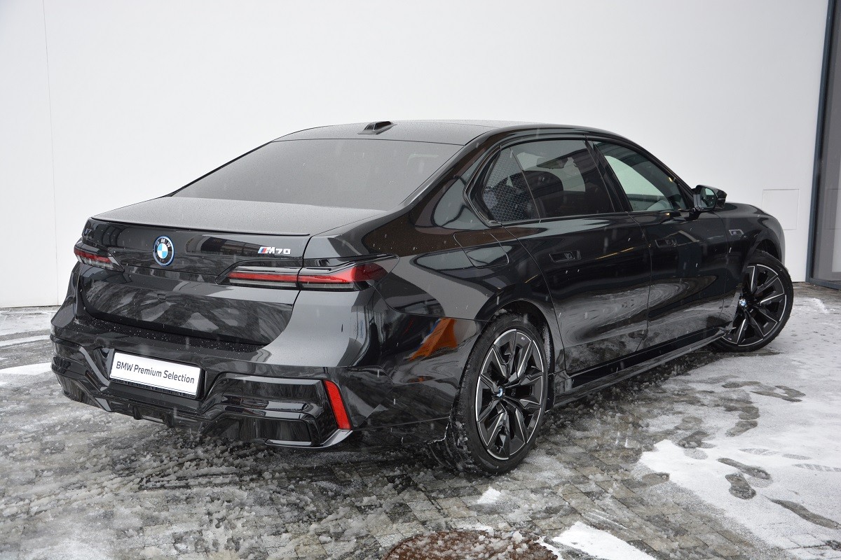 BMW i7 M70 2