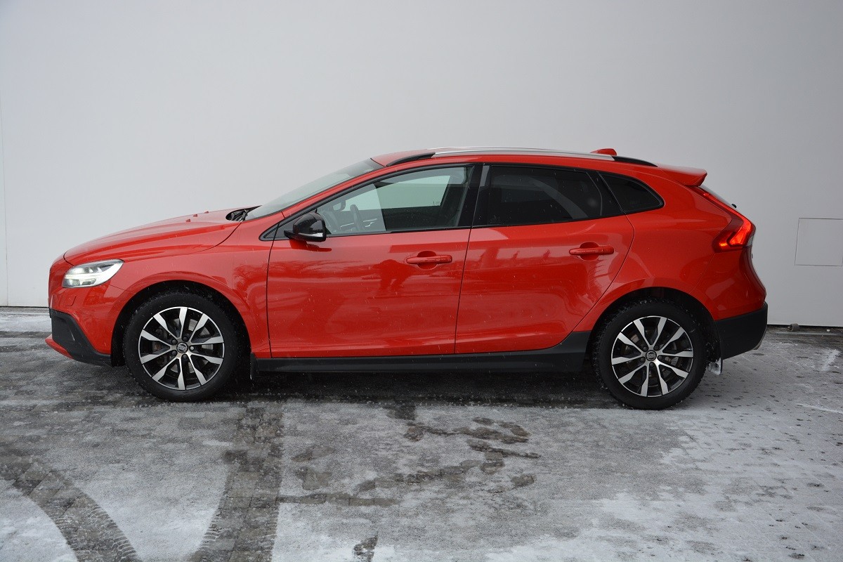 VOLVO V40 CC 1