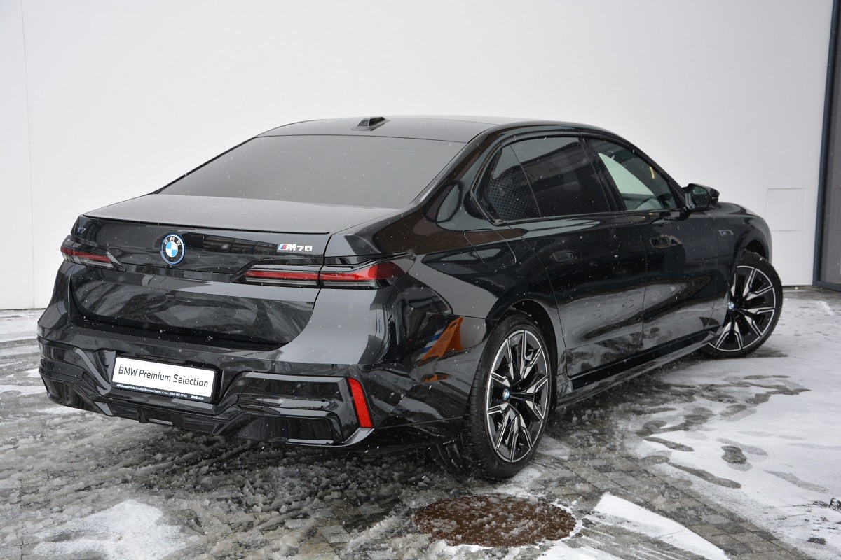 BMW i7 M70 2