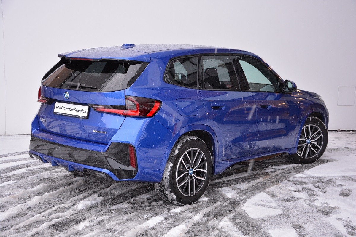 BMW iX1 xDrive30 2