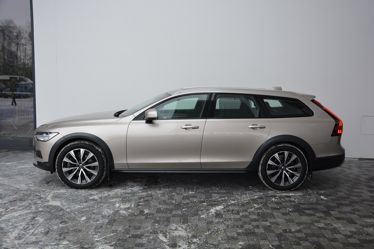 VOLVO V90 CC T6 1