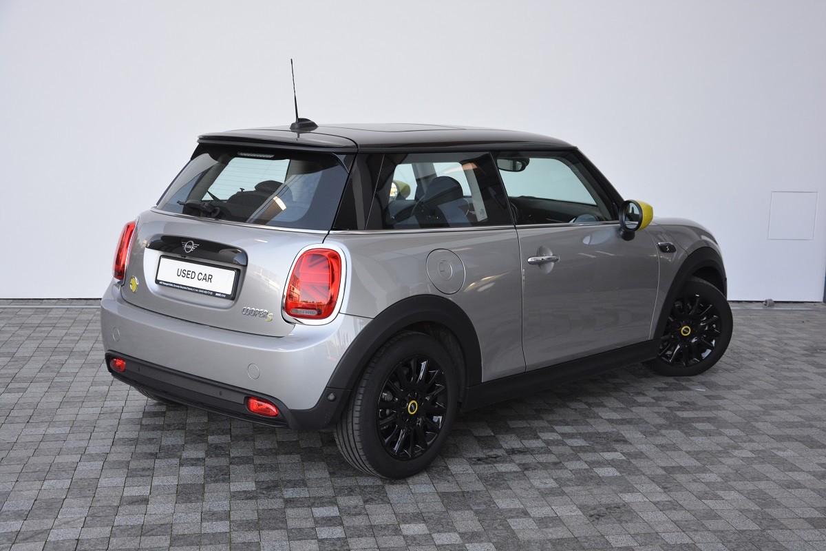 MINI Cooper SE 2