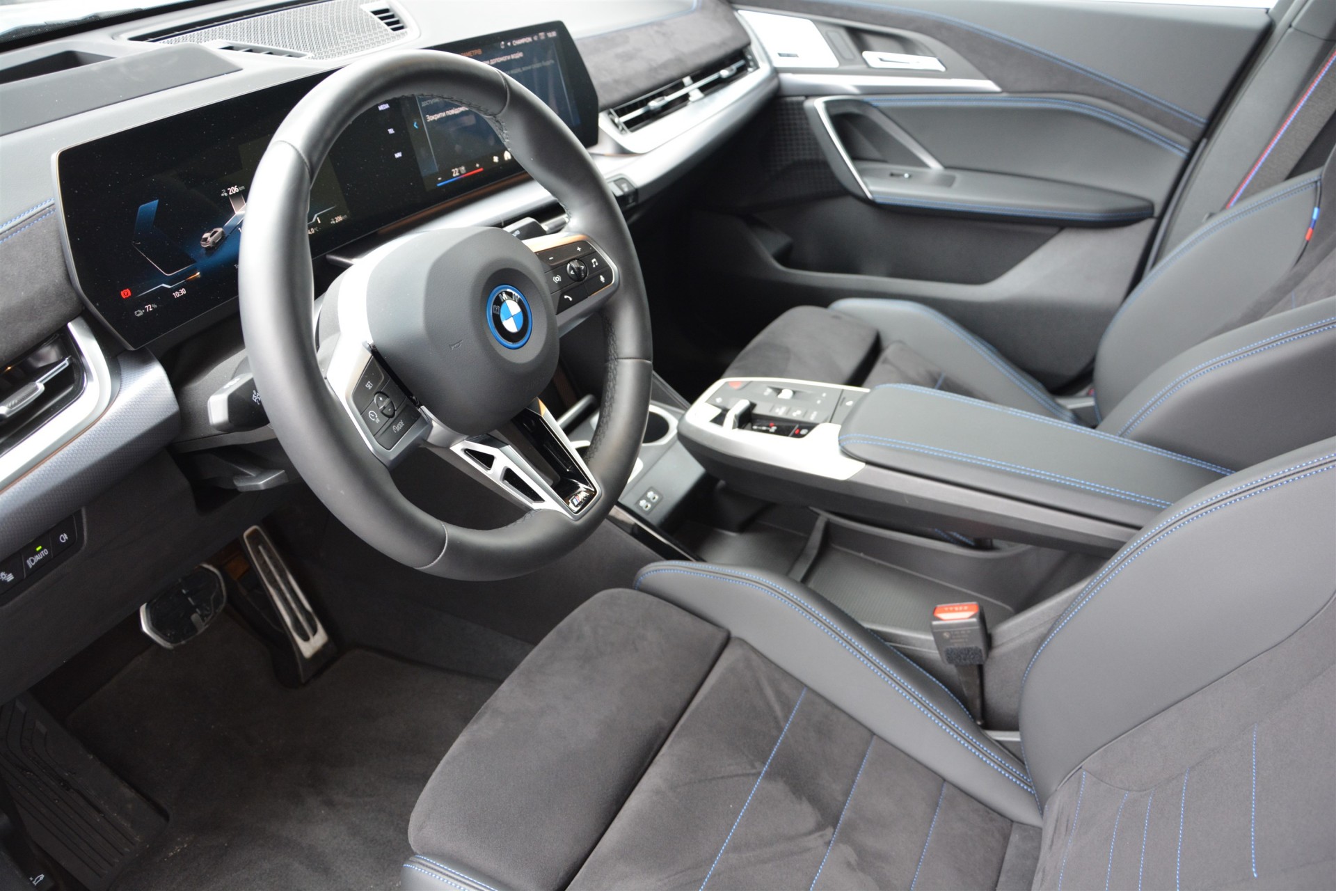 BMW iX2 xDrive30 4