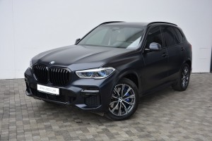 BMW X5 M50i