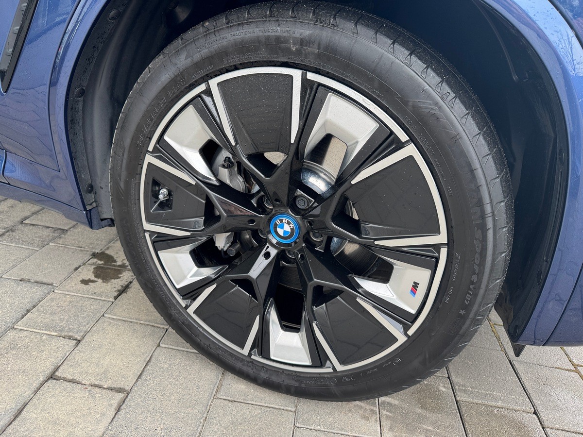 BMW iX3 M Sport 15