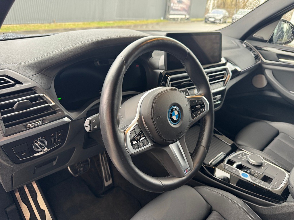 BMW iX3 M Sport 8