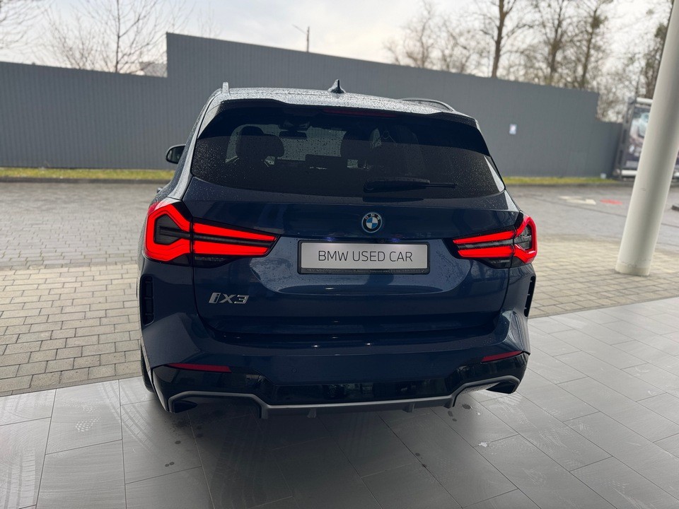 BMW iX3 M Sport 5