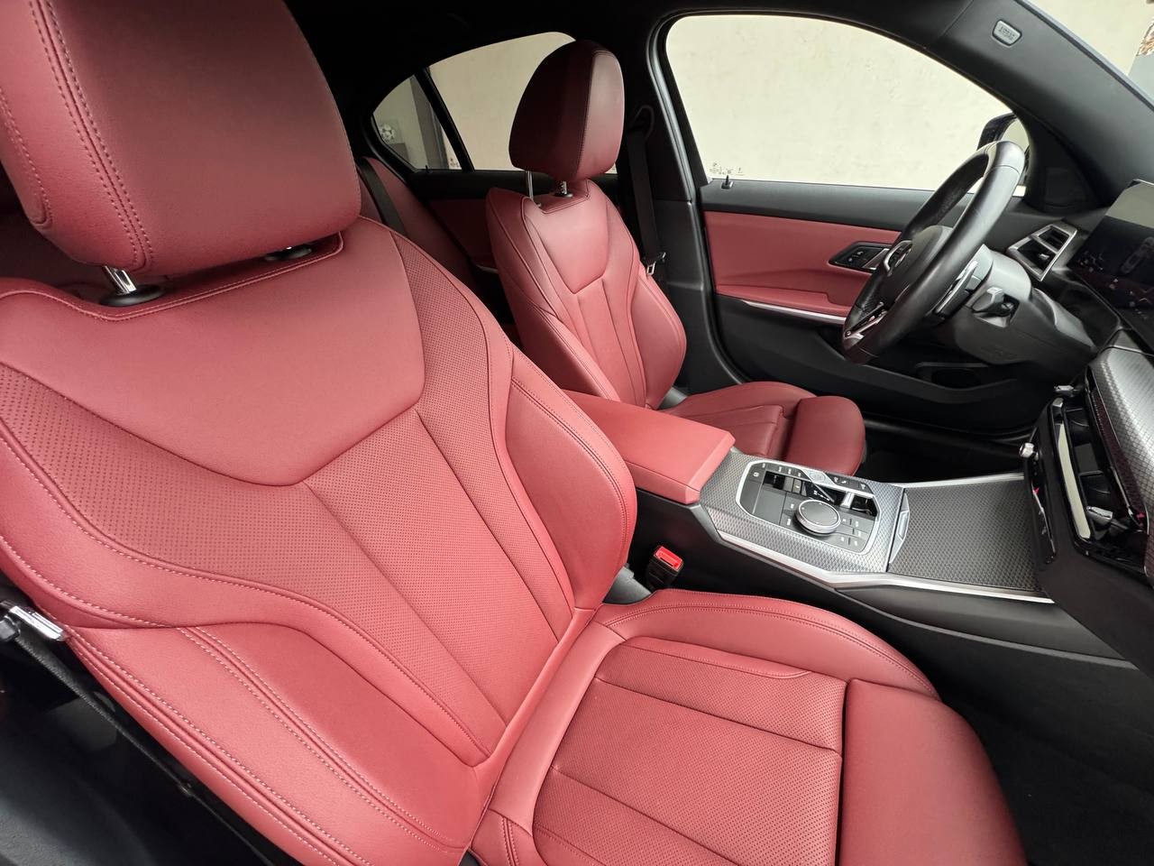 BMW 3 Series 320i 11