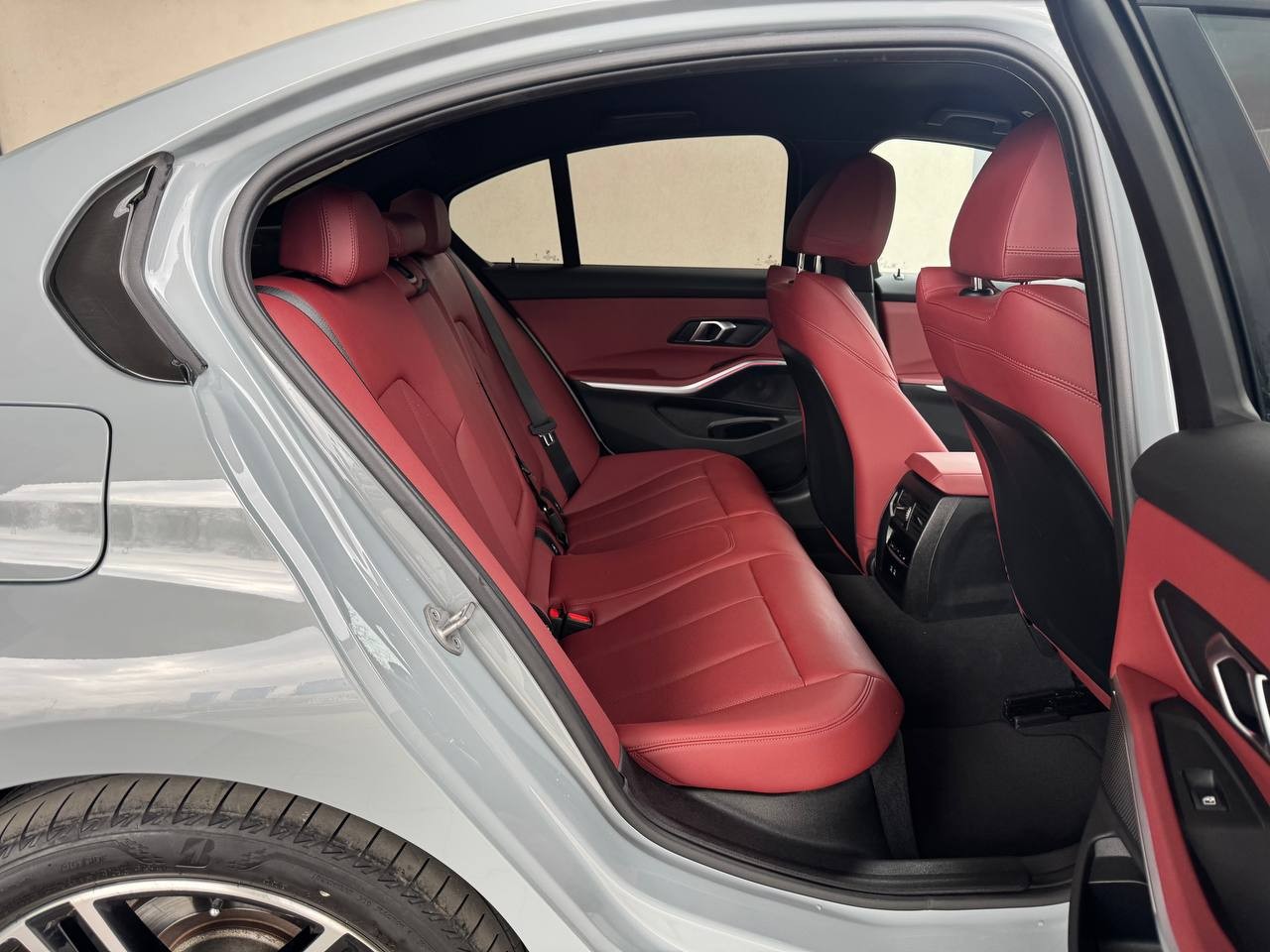 BMW 3 Series 320i 14