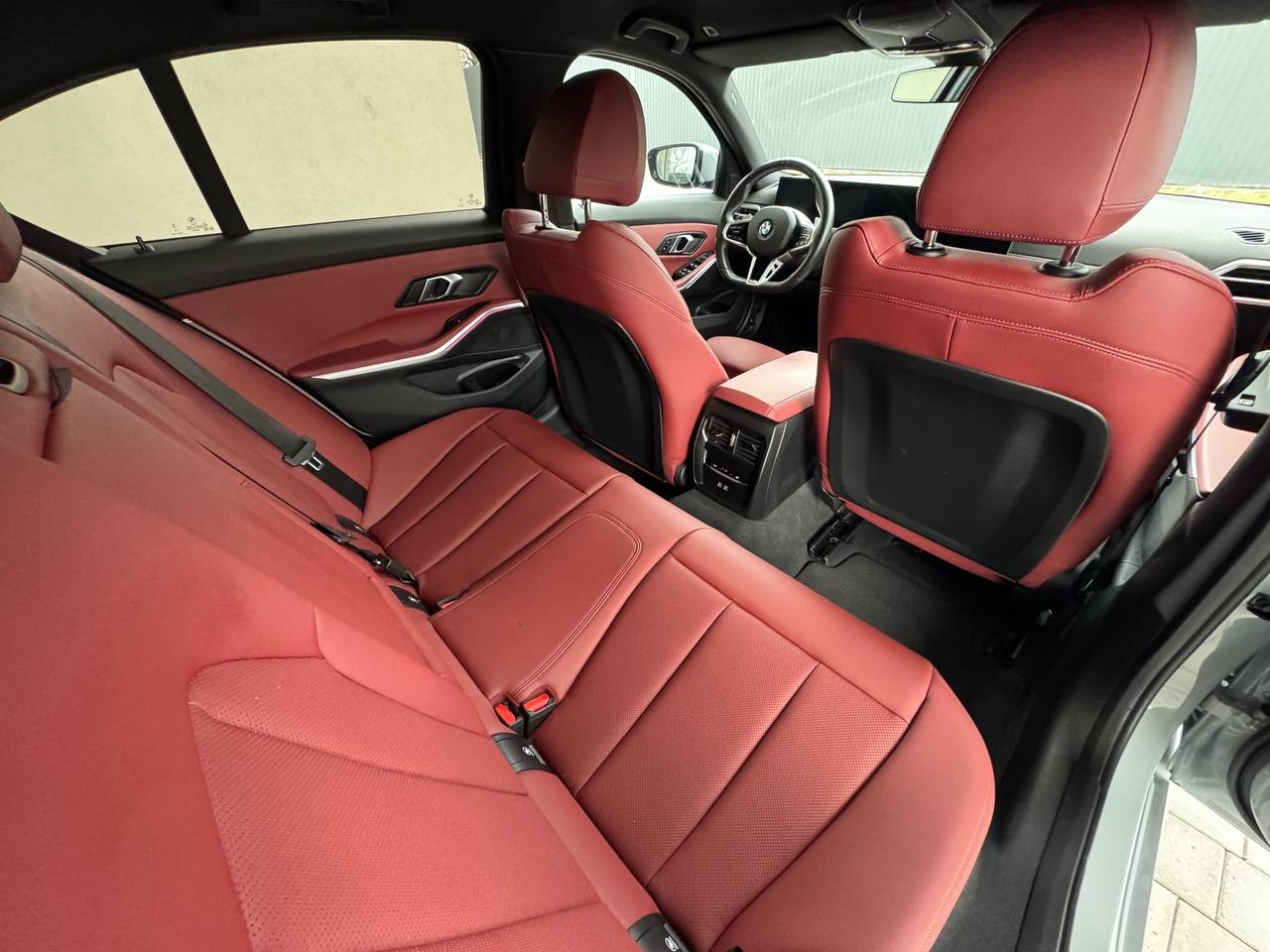 BMW 3 Series 320i 16