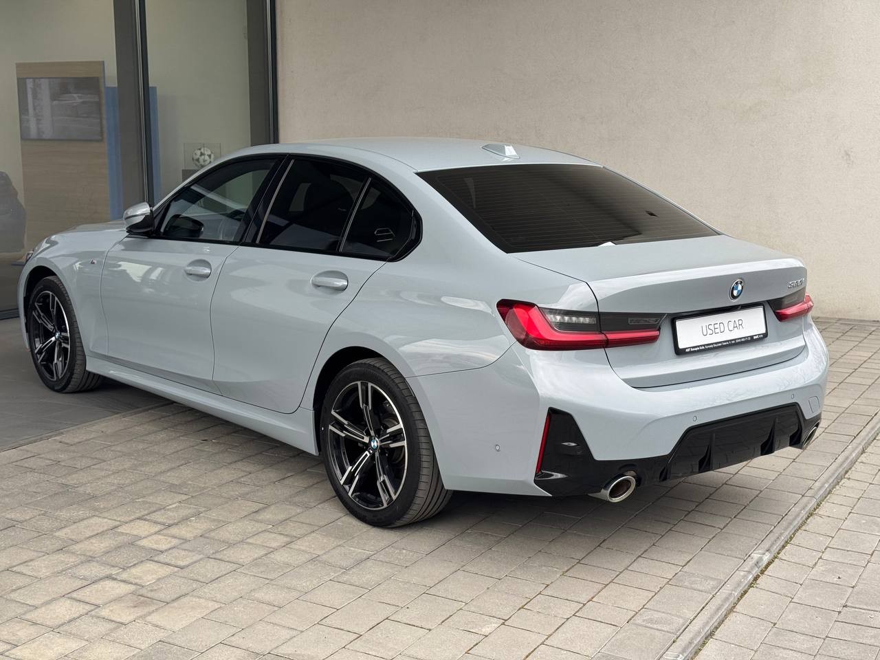 BMW 3 Series 320i 19