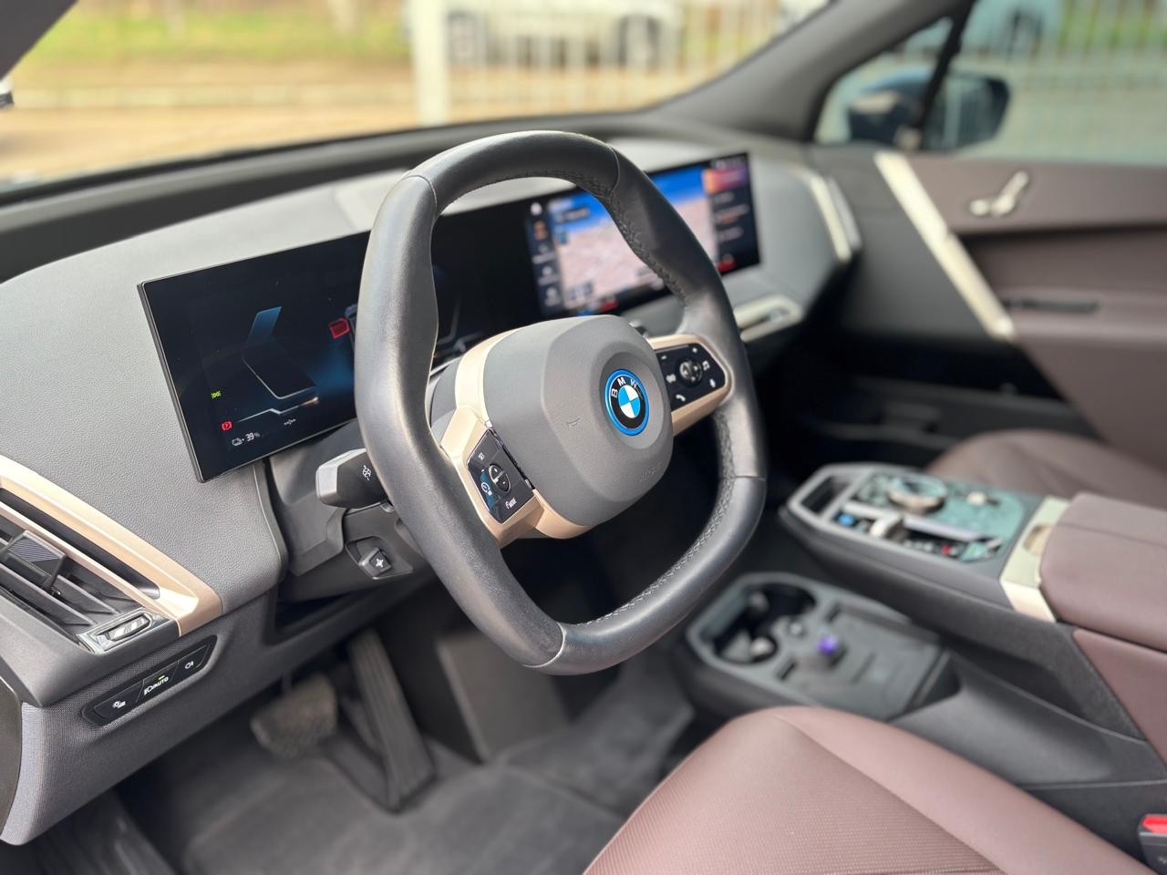BMW iX xDrive40 9