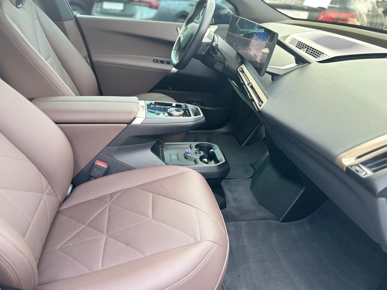 BMW iX xDrive40 11