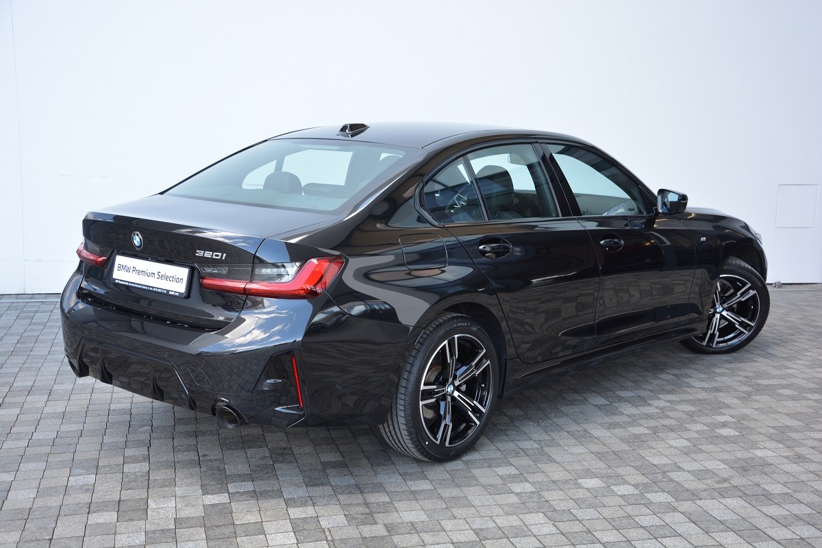 BMW 3 Series 320i 2