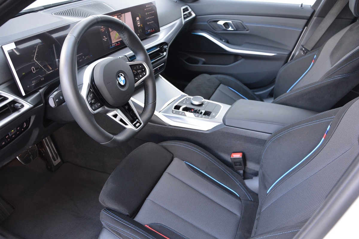 BMW 3 Series 320i xDrive 4