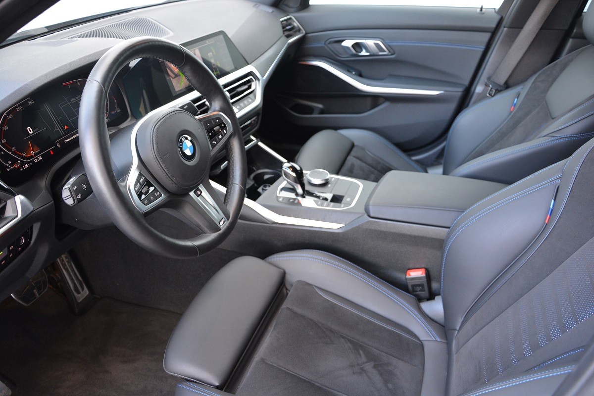 BMW 3 Series 320i xDrive 4