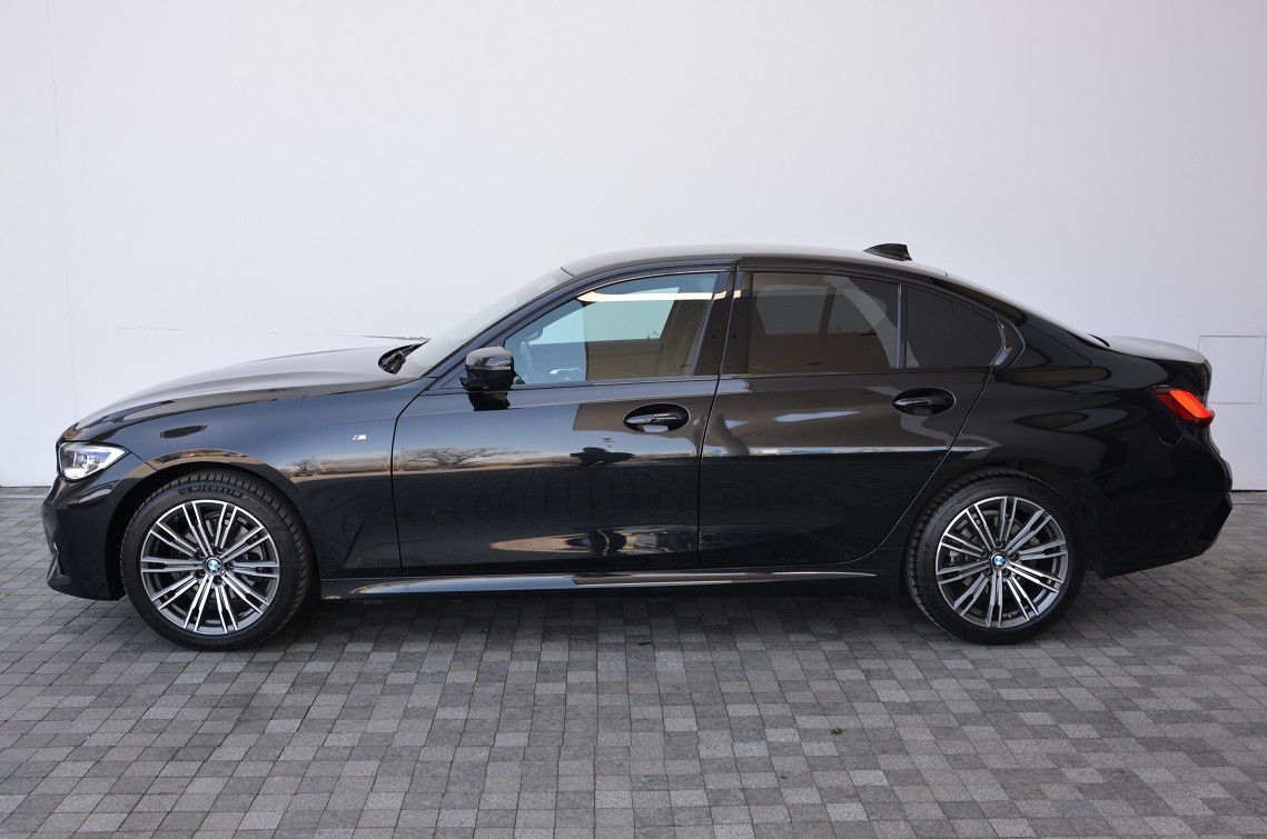 BMW 3 Series 320i xDrive 1