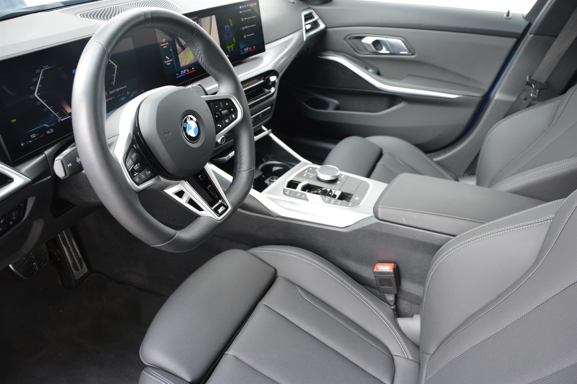 BMW 3 Series 320i 4