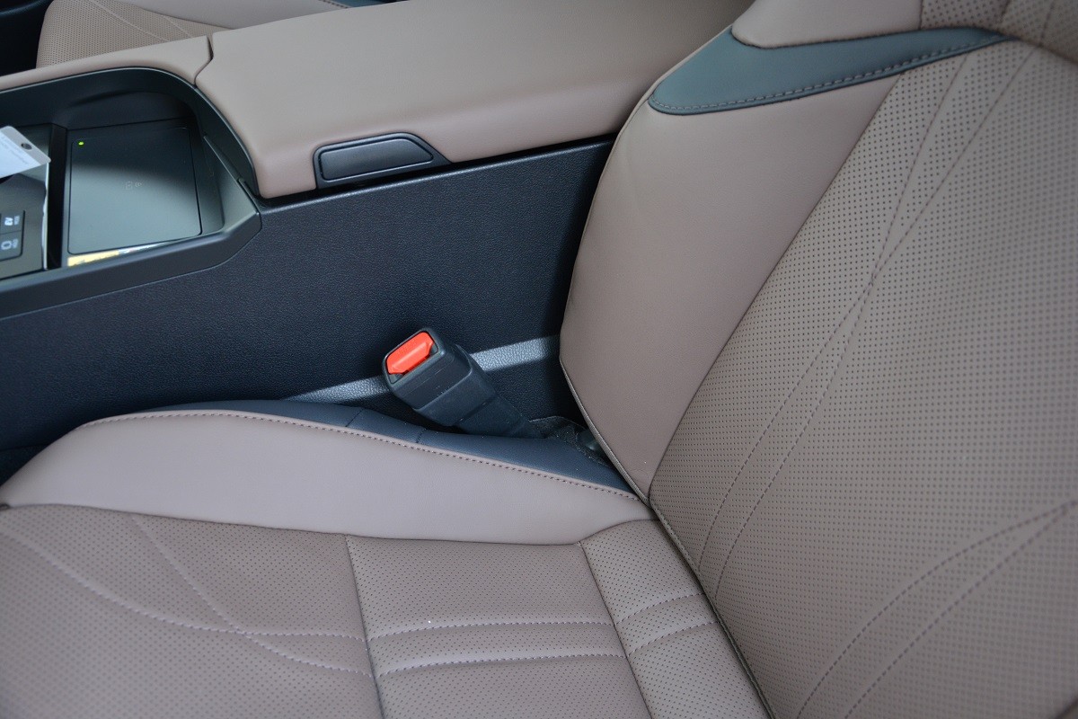 LEXUS ES 300h 7