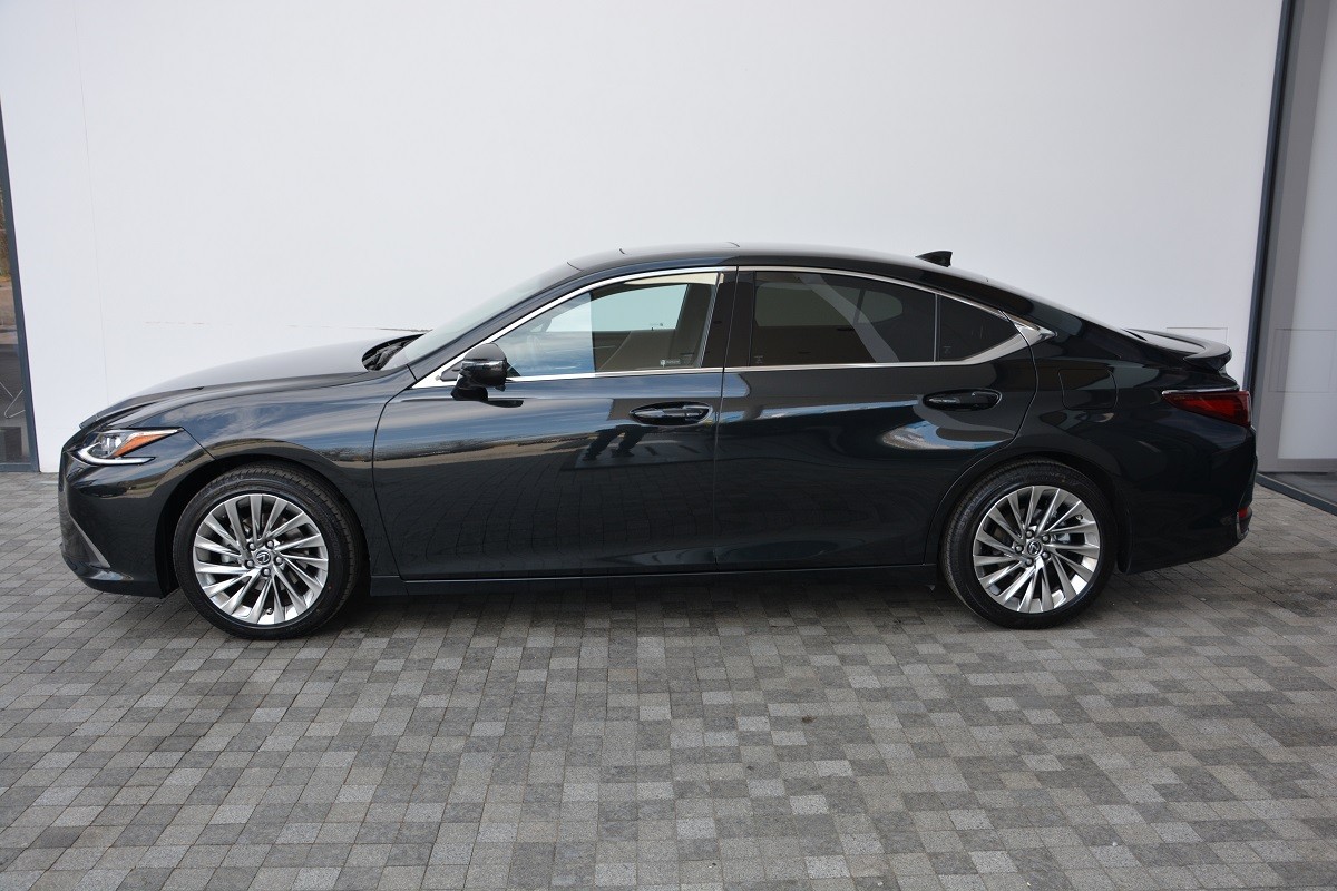 LEXUS ES 300h 1
