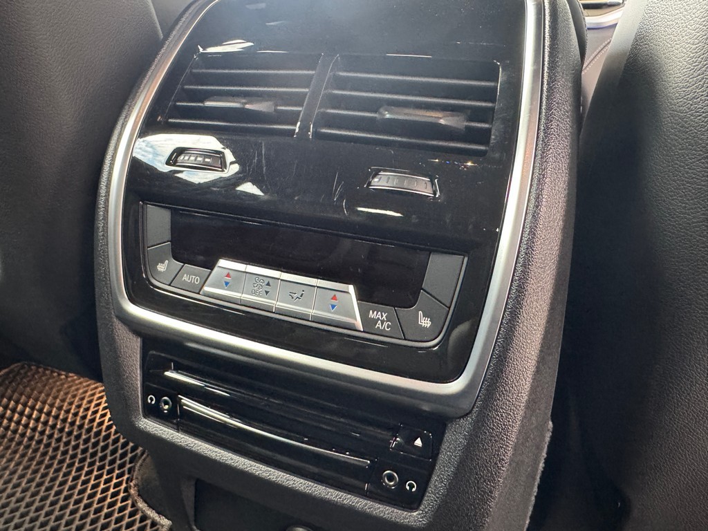 BMW X6 M50d 23