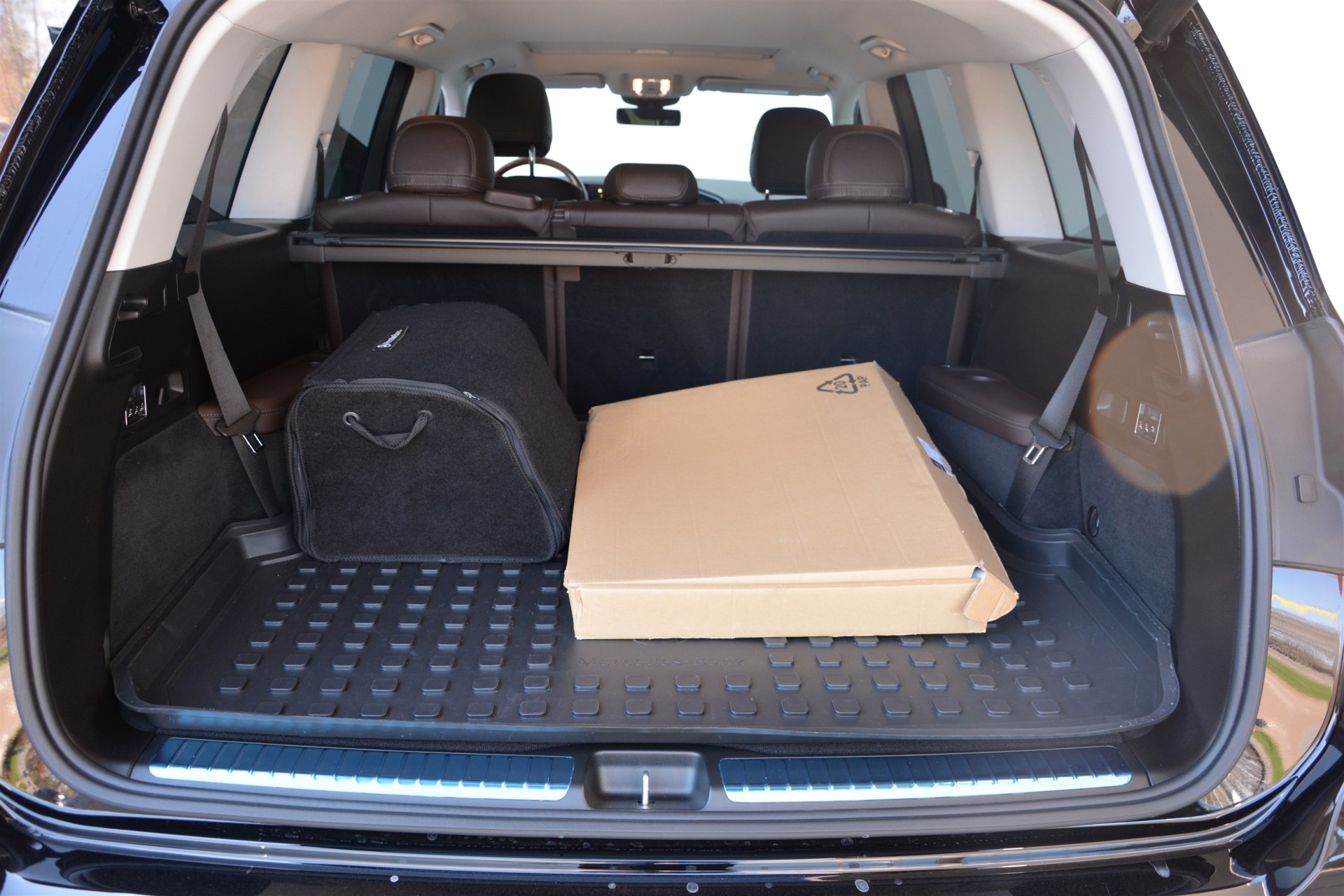 MERCEDES-BENZ GLS 400d 8