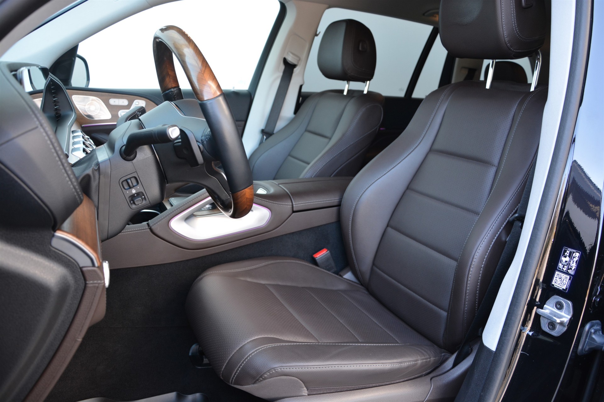 MERCEDES-BENZ GLS 400d 3