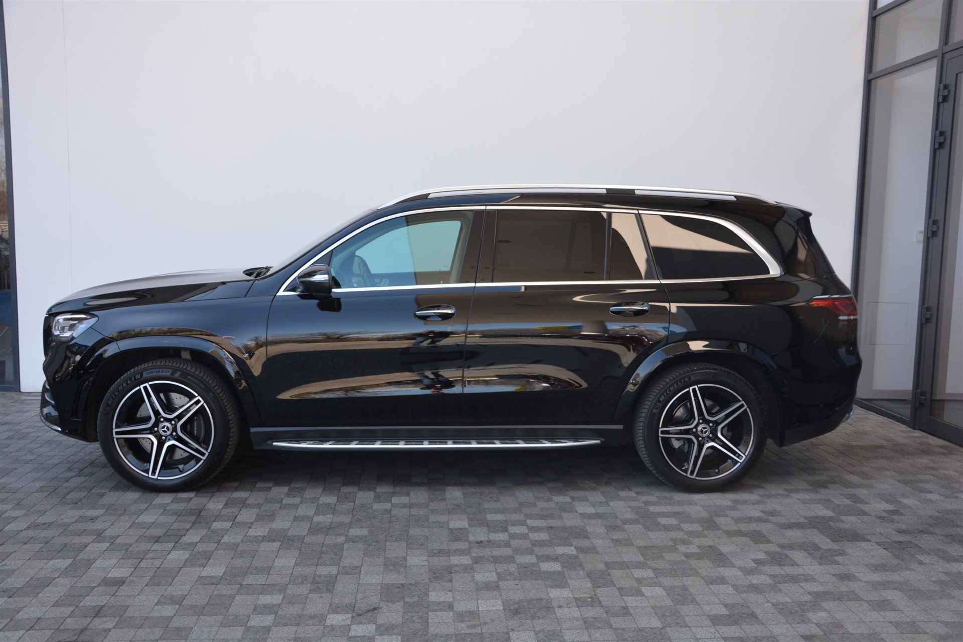 MERCEDES-BENZ GLS 400d 1