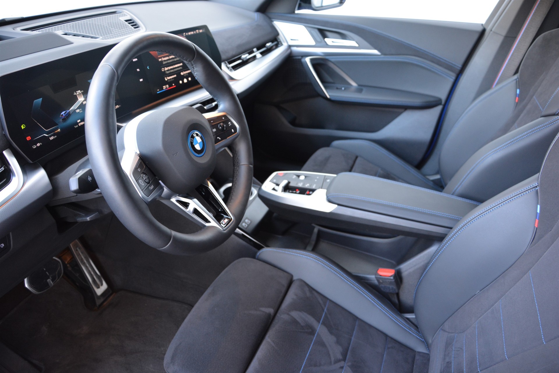 BMW iX2 xDrive30 4