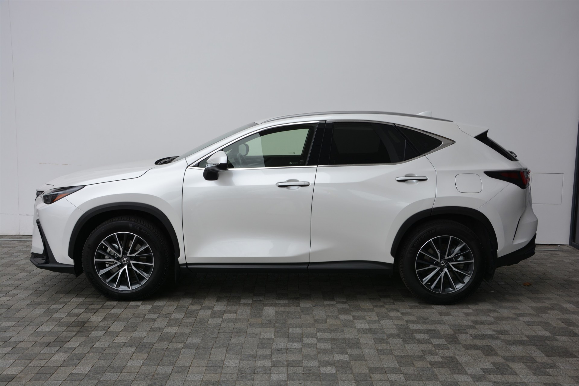 LEXUS NX 200 1
