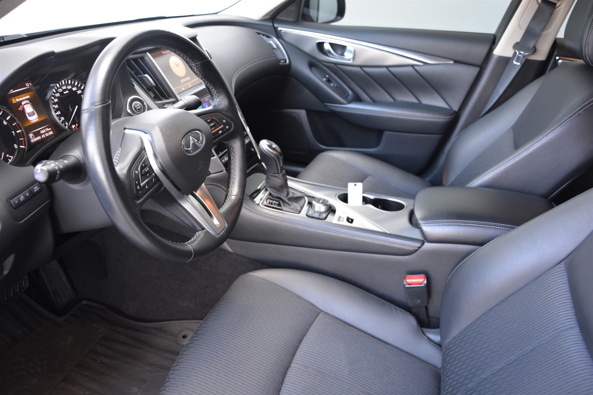 Infiniti Q 50 4