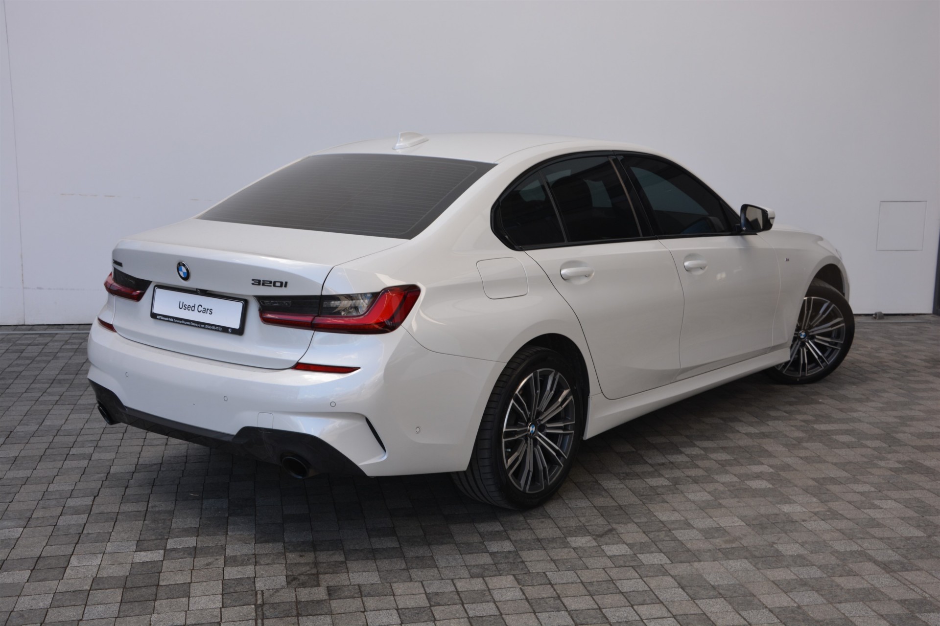 BMW 3 Series 320i xDrive 2
