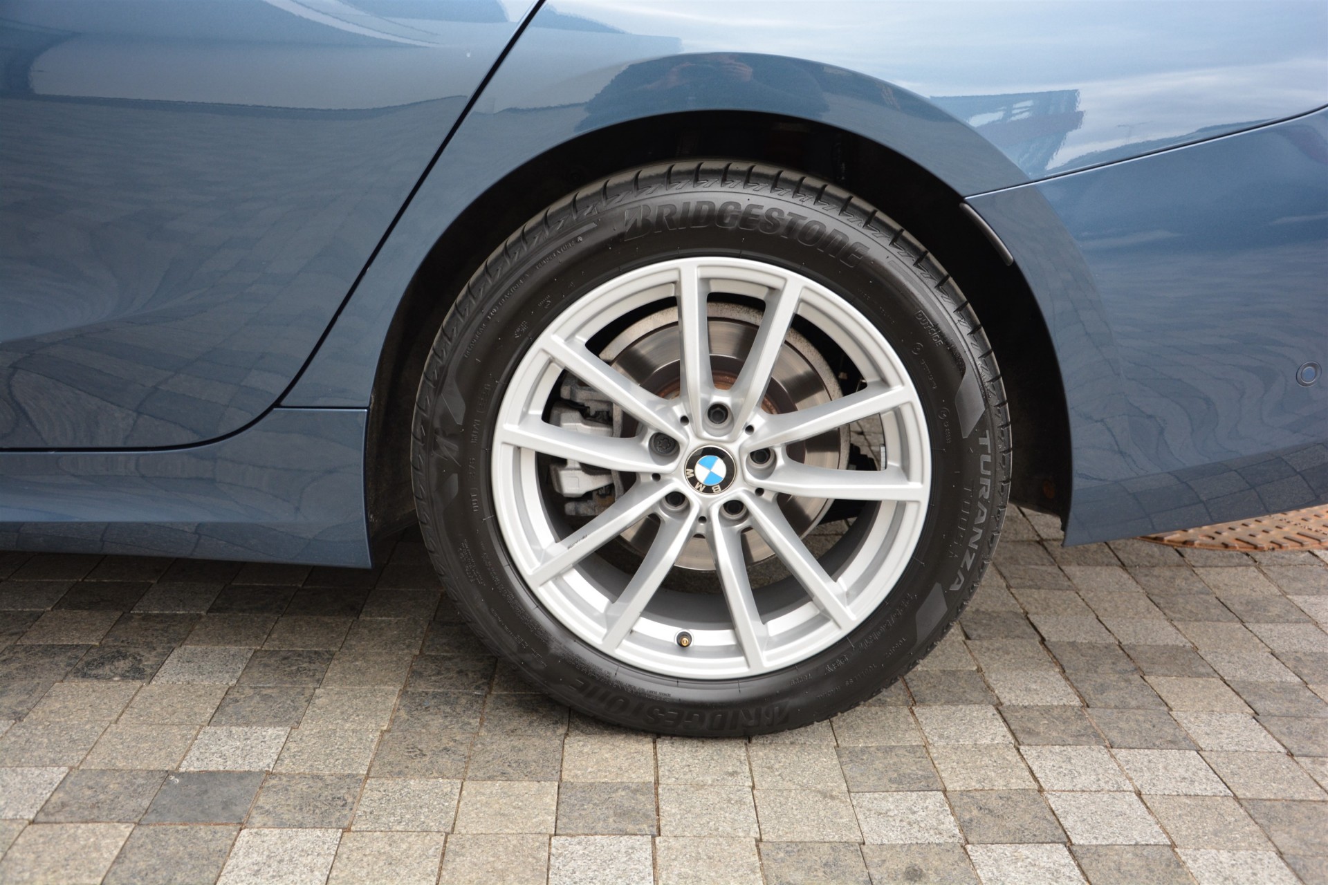 BMW 3 Series 320i xDrive 9