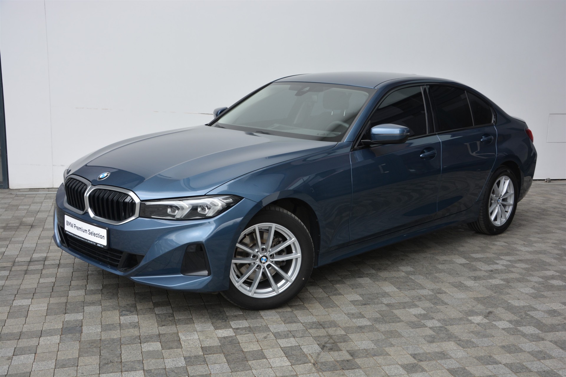 BMW 3 Series 320i xDrive 0