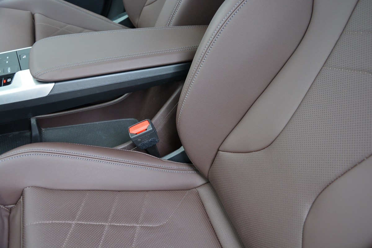 BMW iX1 xDrive30 7