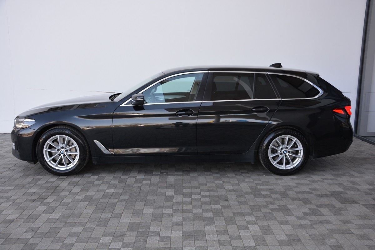BMW 5 Series 540i xDrive 1