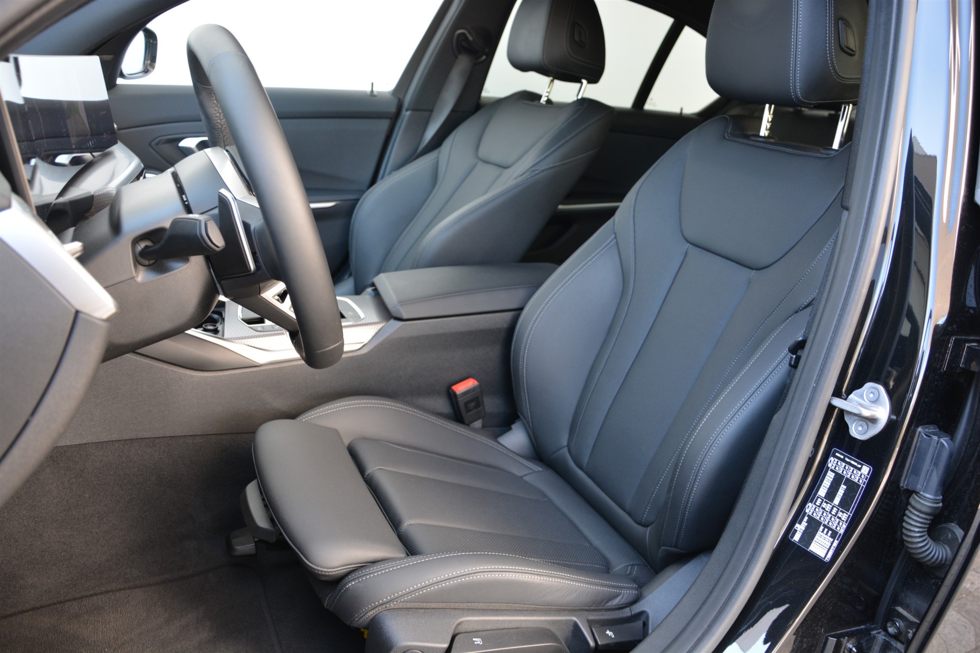 BMW 3 Series 320i 3